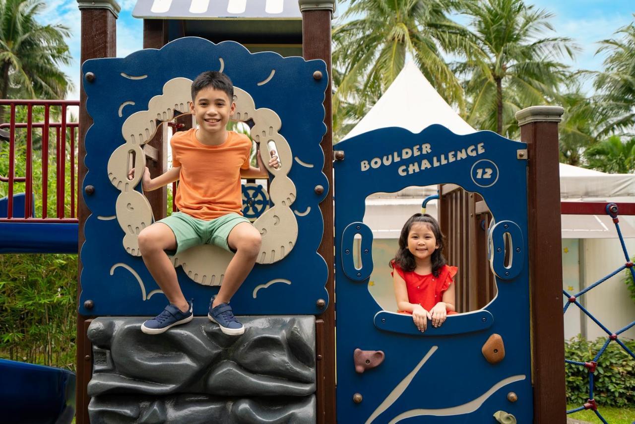 Sofitel Philippine Plaza Manila 5*