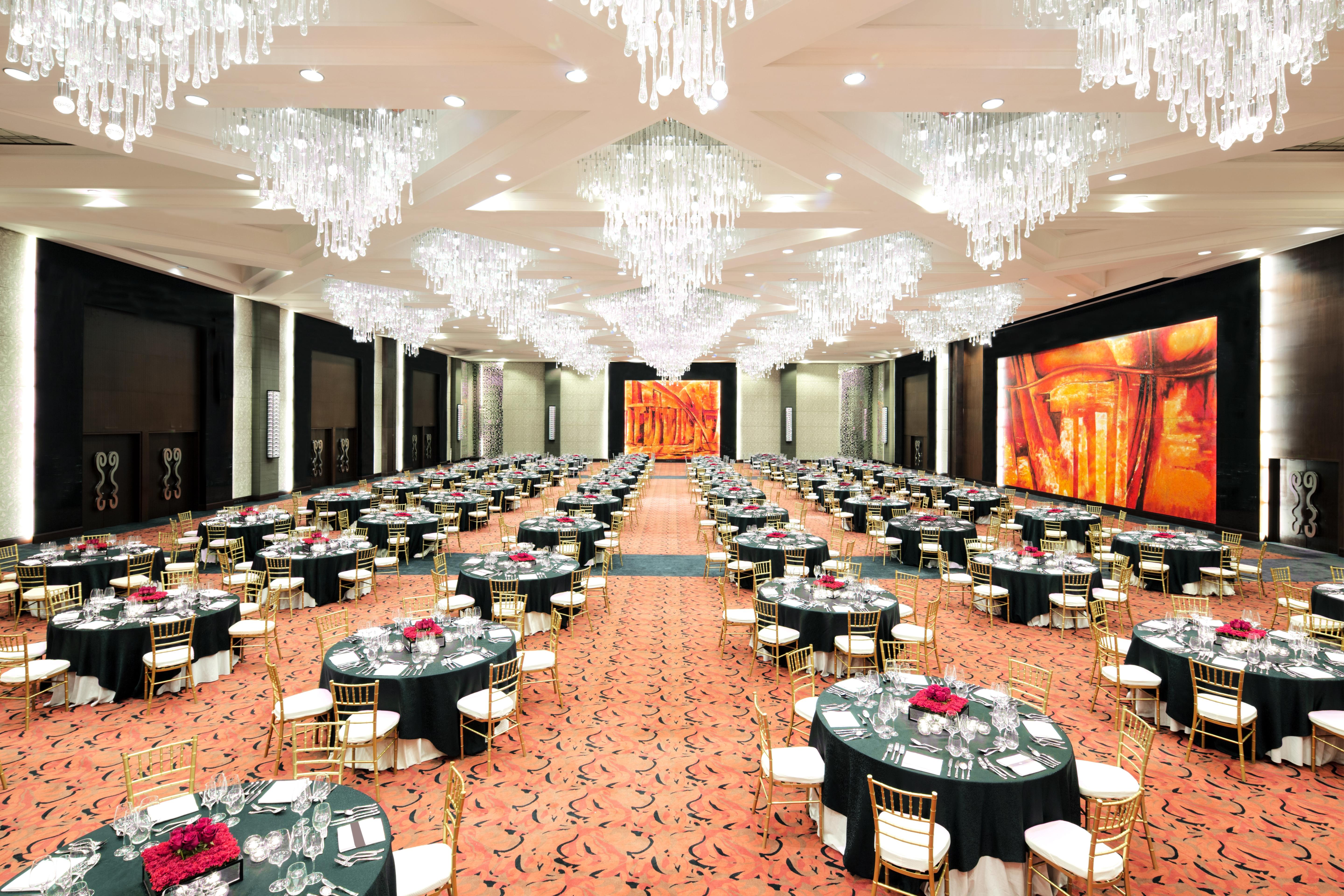 Sofitel Philippine Plaza Manila Hotel