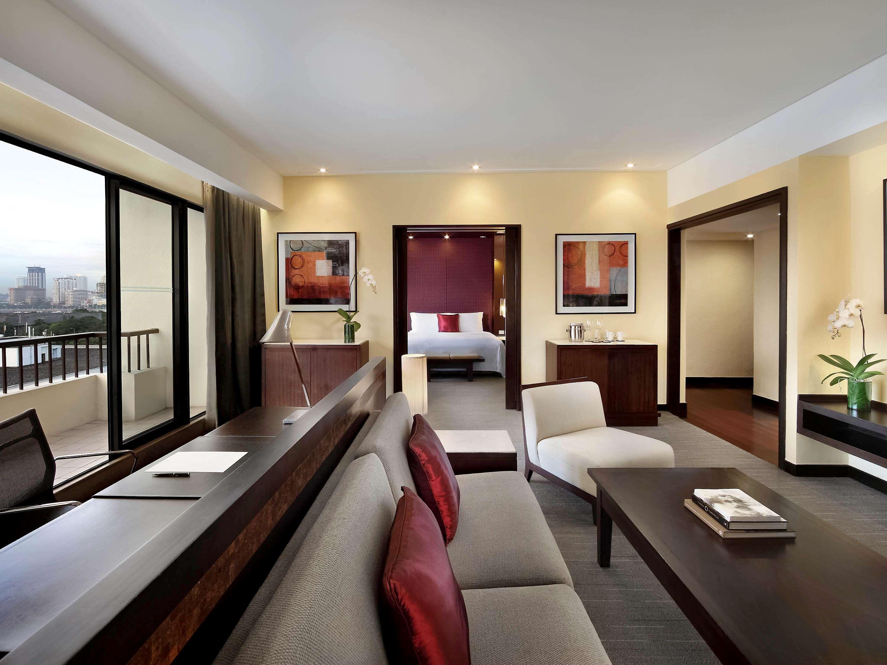 Hotel Sofitel Philippine Plaza Manila 5*