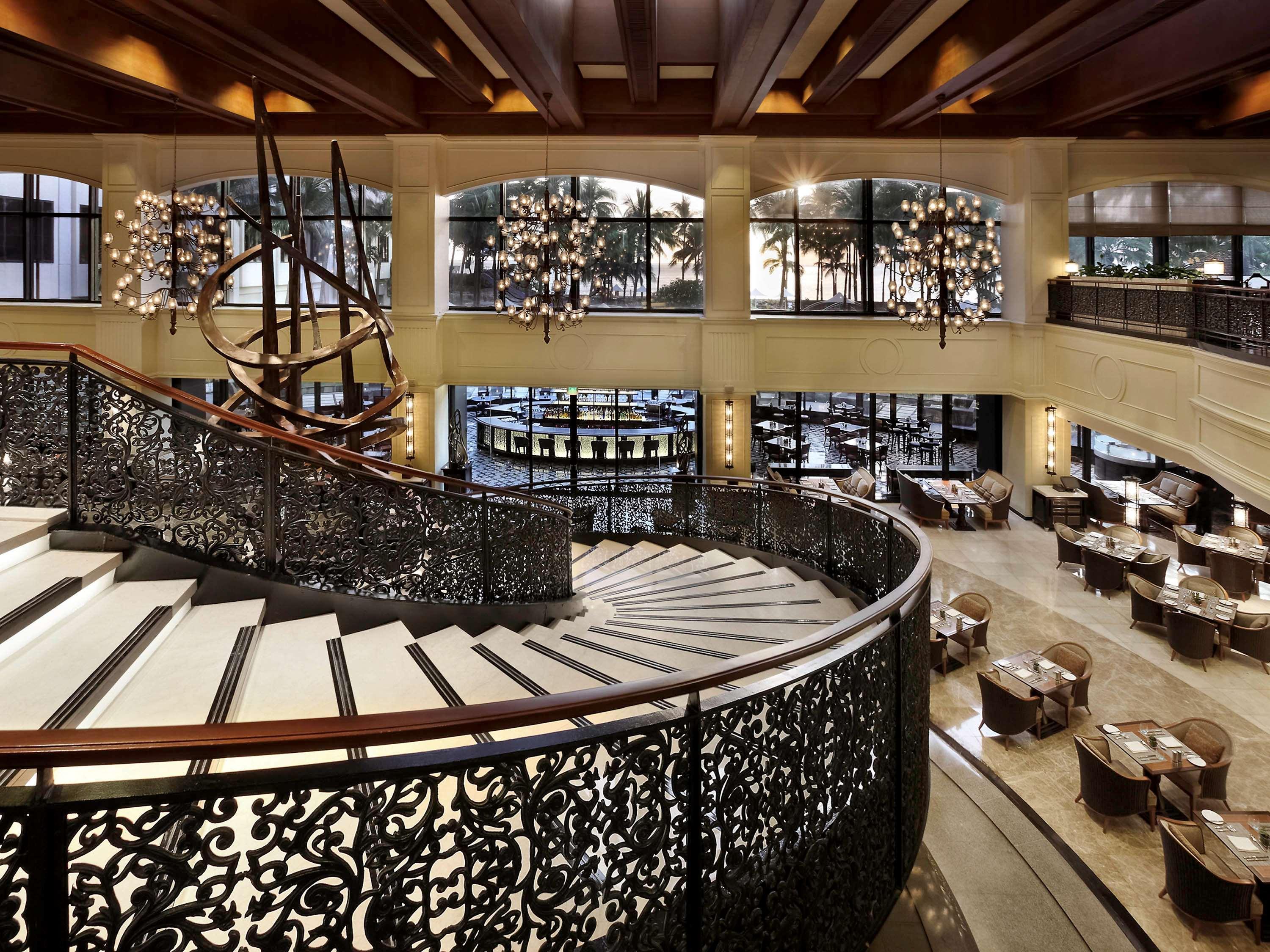Sofitel Philippine Plaza Manila Hotel 5*