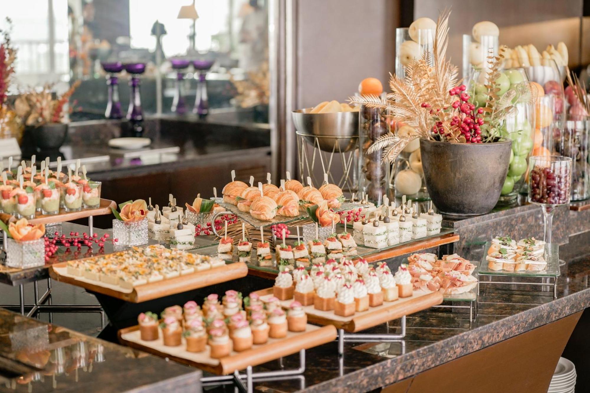 Sofitel Philippine Plaza Manila 5*